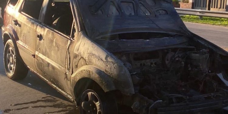 INCENDIO DE VEHÍCULO EN CAÑADA DE GÓMEZ