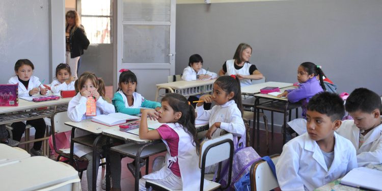 LA PROVINCIA CONFIRMO QUE LAS ESCUELAS ESTARAN ABIERTAS ESTE MARTES Y QUE LOS DOCENTES DEBERAN COMPLETAR LA DECLARACION JURADA