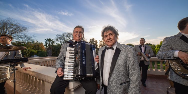 Los Palmeras: Marcos Camino continúa con el grupo y Cacho Deicas actuará como solista