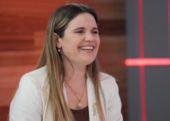 La candidata a diputada nacional por Fuerza Patria, Caren Tepp, votó este mediodía.