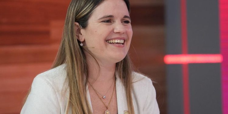 La candidata a diputada nacional por Fuerza Patria, Caren Tepp, votó este mediodía.