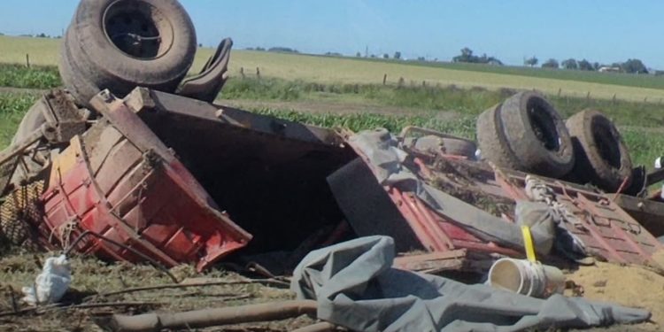 VUELCO SOBRE AUTOPISTA ROSARIO CÓRDOBA