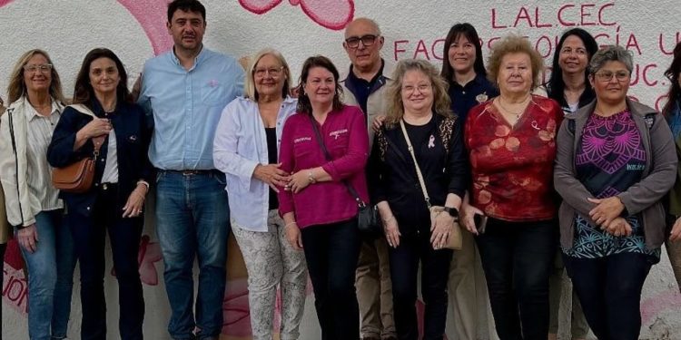 CAÑADA DE GÓMEZ CONMEMORÓ EL DÍA MUNDIAL CONTRA EL CÁNCER DE MAMA CON LA INAUGURACIÓN DE UN MURAL COLECTIVO