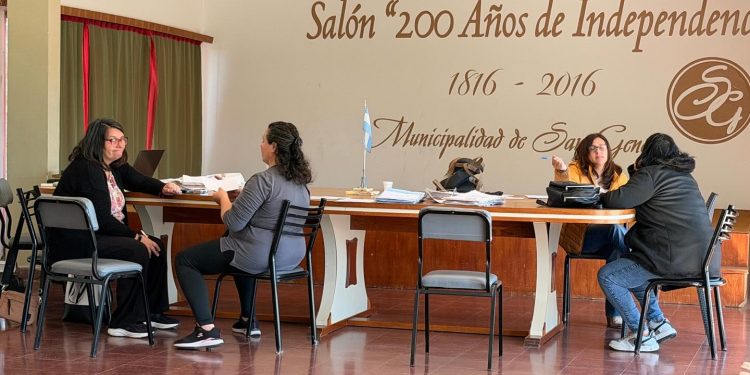 Vecinos firmaron escrituras de sus viviendas en San Genaro