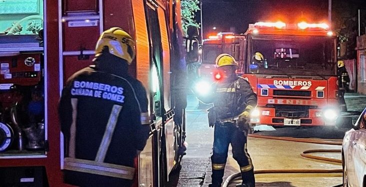 Incendio en dos departamentos de calle Avellaneda en Cañada de Gómez