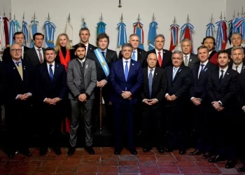 Milei convocó a los gobernadores a una mesa de diálogo sobre las próximas reformas