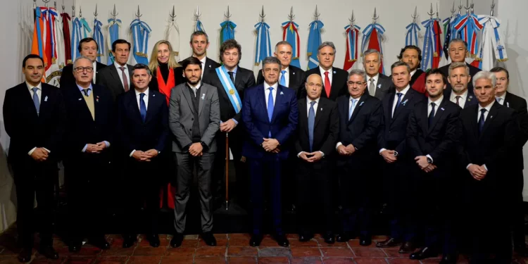 Milei convocó a los gobernadores a una mesa de diálogo sobre las próximas reformas