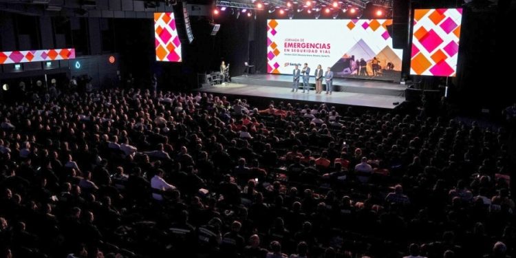 Representantes del área de Tránsito de San Genaro participaron en la Jornada de Emergencias en Seguridad Vial, realizada en Rosario.