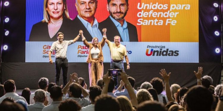 Junto a Pullaro, Scaglia cerró la campaña en Santa Fe: “Vamos al Congreso de la Nación a defender lo nuestro”