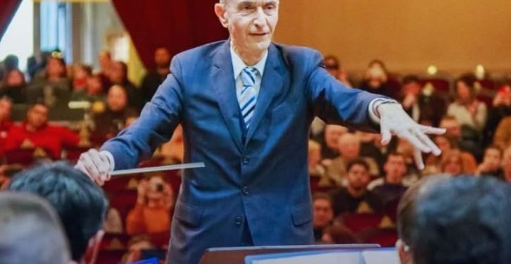 NELSON CASTRO SORPRENDIÓ EN ROSARIO COMO DIRECTOR DE ORQUESTA