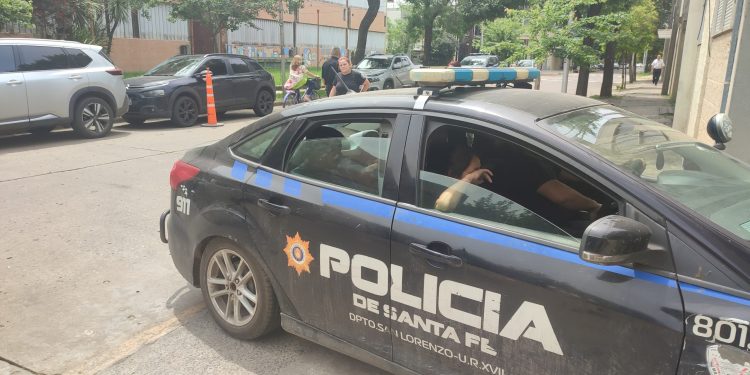 PRISIÓN PREVENTIVA PARA UN JOVEN ACUSADO DE AGRESIÓN, INTENTO DE FUGA Y HURTO EN ROLDÁN