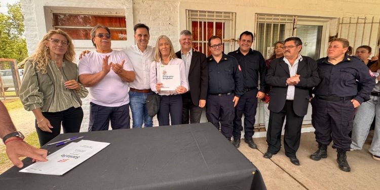 Rasetto encabezó firma de convenios claves para el desarrollo de Iriondo por más de $600 millones.