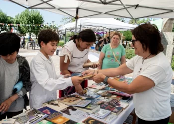 TIMBÚES VIVIÓ UNA HISTÓRICA Y EMOCIONANTE EDICIÓN DE LA FERIA DEL LIBRO 2025