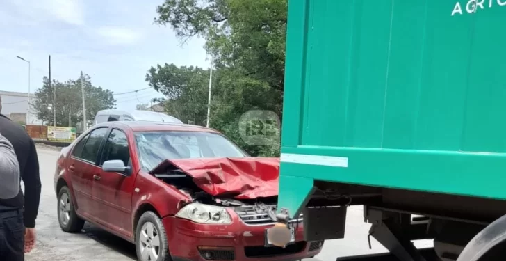 Vecinos de Maciel y Oliveros protagonizaron un choque a metros del puente del Carcarañá