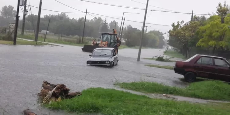 VENADO TUERTO: HAY 20 PERSONAS EVACUADAS TRAS LAS INTENSAS LLUVIAS. CAYERON 110 MILÍMETROS