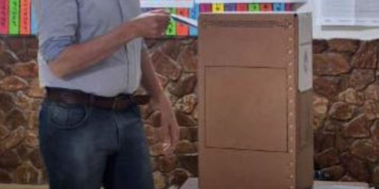 VOTÓ EL SENADOR POR IRIONDO HUGO RASETTO