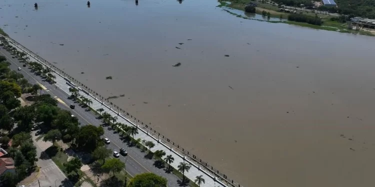 PUERTO ARAGON: LOS 2.77 METROS MUESTRAN LA CRECIDA DEL RIO PARANÁ