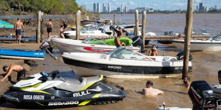 Clubes náuticos y guarderías apoyan los controles de alcoholemia para navegantes