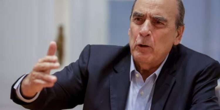 FRANCOS NEGÓ QUE LA REFORMA LABORAL PROPONGA JORNADAS DE 12 HORAS