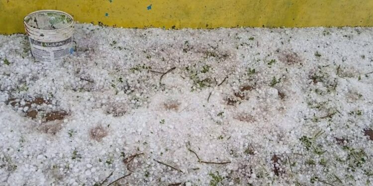 FUERTE TEMPORAL DE LLUVIA Y PIEDRAS EN LOS JURÍES, SANTIAGO DEL ESTERO