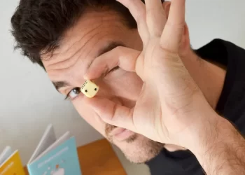 El joven de Bustinza que inventa juegos imprimibles para los docentes en el aula