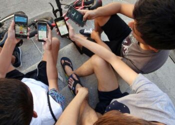 DINAMARCA PROHIBIO EL USO DE REDES SOCIALES A MENORES DE 15 AÑOS