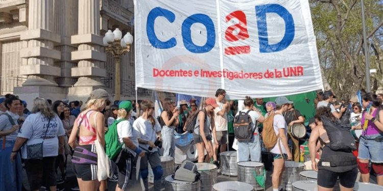 Los docentes de la UNR paran por 72 horas