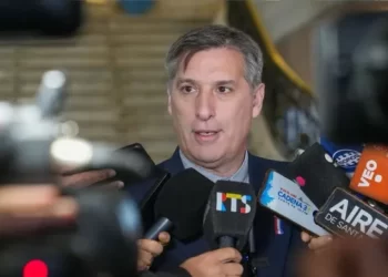 EL GOBIERNO DE SANTA FEACTUALIZARÁ SALARIOS DE LOS ESTATALES PERO NO REABRIRÁ LA PARITARIA DOCENTE PARA HACERLO