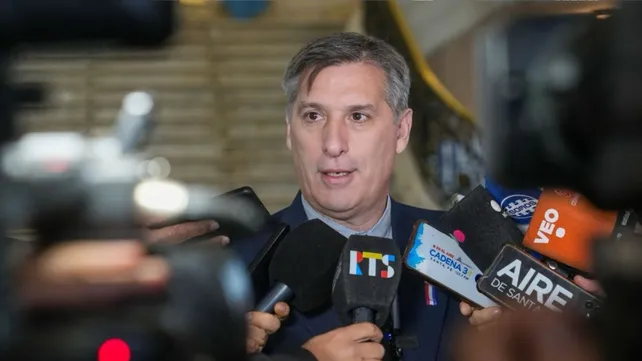 EL GOBIERNO DE SANTA FEACTUALIZARÁ SALARIOS DE LOS ESTATALES PERO NO REABRIRÁ LA PARITARIA DOCENTE PARA HACERLO