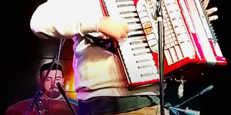 Noche de ovación para GERO AMAYA en San Genaro en el Predio de la Unión.