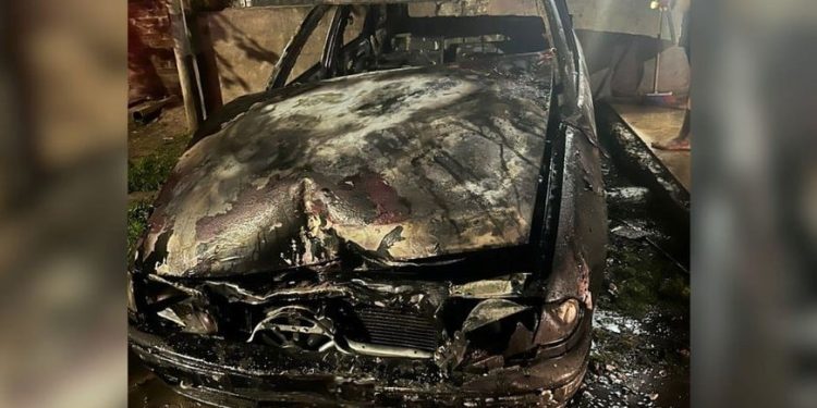 Incendiaron un auto en Sauce Viejo y otro en Santa Fe