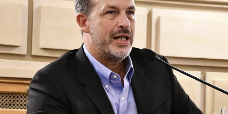 Ley Nicolás: El proyecto que impulsa Leo Diana para mejorar la seguridad sanitaria en Santa Fe