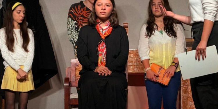 “¿Quién lo hizo?”, la Obra de Teatro de quinto del Moreno