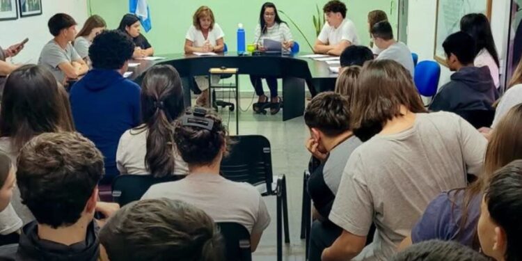 San Genaro: Sesión con la ESSO Nº 310 en el Programa Concejal por un Día