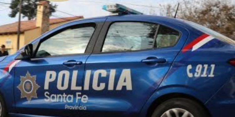 Información Oficial: la policía halló el cuerpo sin vida de una persona de sexo masculino en Bv Oroño y Reconquista.