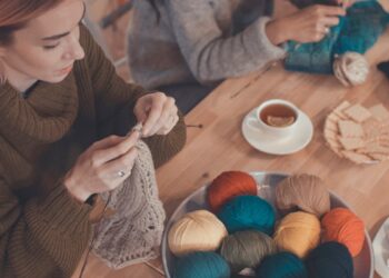 La Municipalidad de Armstrong invita a visitar la muestra del taller de tejido