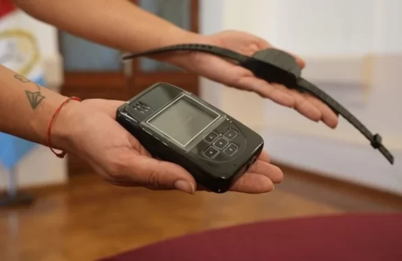 Santa Fe implementará las tobilleras duales para prevenir hechos de violencia de género