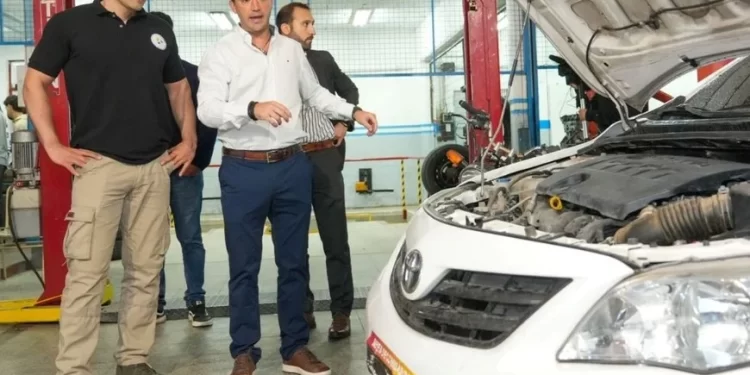 Donaron vehículos decomisados a la Escuela Técnica Manuel Belgrano de Santa Fe para prácticas educativas