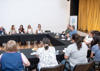 FIORENZA RECIBIÓ AL EQUIPO DE EDUCACIÓN QUE ACOMPAÑA A 157 NIÑOS TIMBUENSES EN EL CICLO DE COMPLEMENTACIÓN ESCOLAR