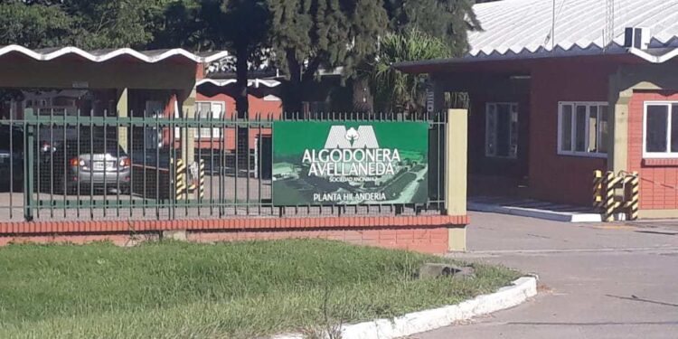 Continúa sin cambios la situación de los trabajadores textiles de Algodonera Avellaneda