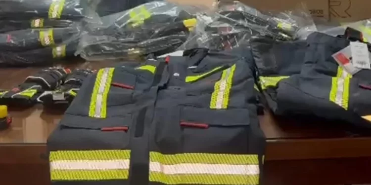 Bomberos Voluntarios de Armstrong adquirieron nuevos estructurales y elementos de protección personal