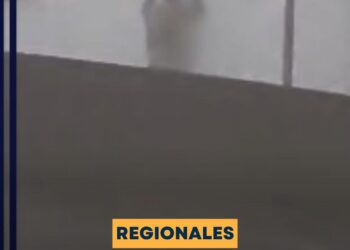 En Carcaraña el viento sorprendió y un obrero quedó colgado de las cabreadas de la estructura donde trabajaba