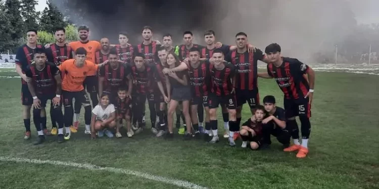 El Club Atletico Carcaraña es el campeón de la Liga Cañadense de Fútbol.