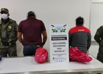 Detienen a dos pasajeros bolivianos que llevaban 180 cápsulas de cocaína en sus cuerpos