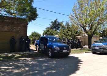 FUERZAS DE SEGURIDAD E ELA PROVINCIA ALLANAN LA COMUNA DE ZAVALLA