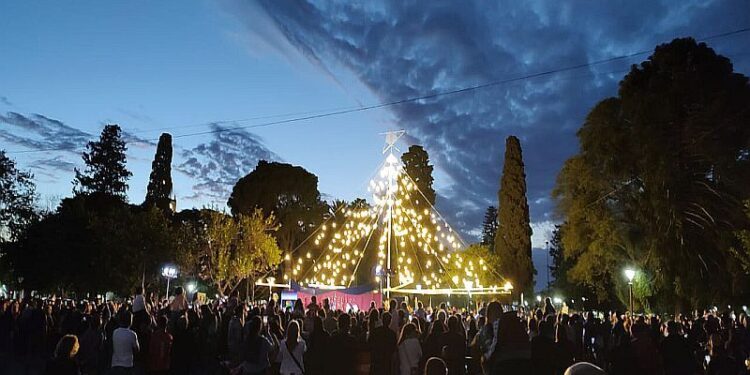 Encienden el Árbol de Navidad en San Jorge.