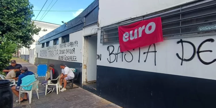 Frigorífico de Villa Gobernador Gálvez en crisis: trabajadores quieren una cooperativa