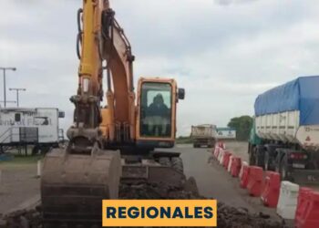 Continúan los trabajos de bacheo en el Puente Rosario–Victoria y comienza la restauración de la rotonda de acceso.