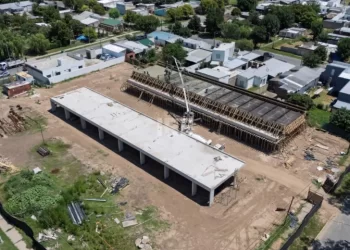 AVANZA LA CONSTRUCCIÓN DE LA ESCUELA TÉCNICA 712 EN TIMBÚES