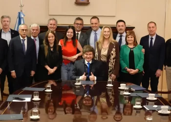 Aprobaron el aumento salarial para altos funcionarios del Gobierno